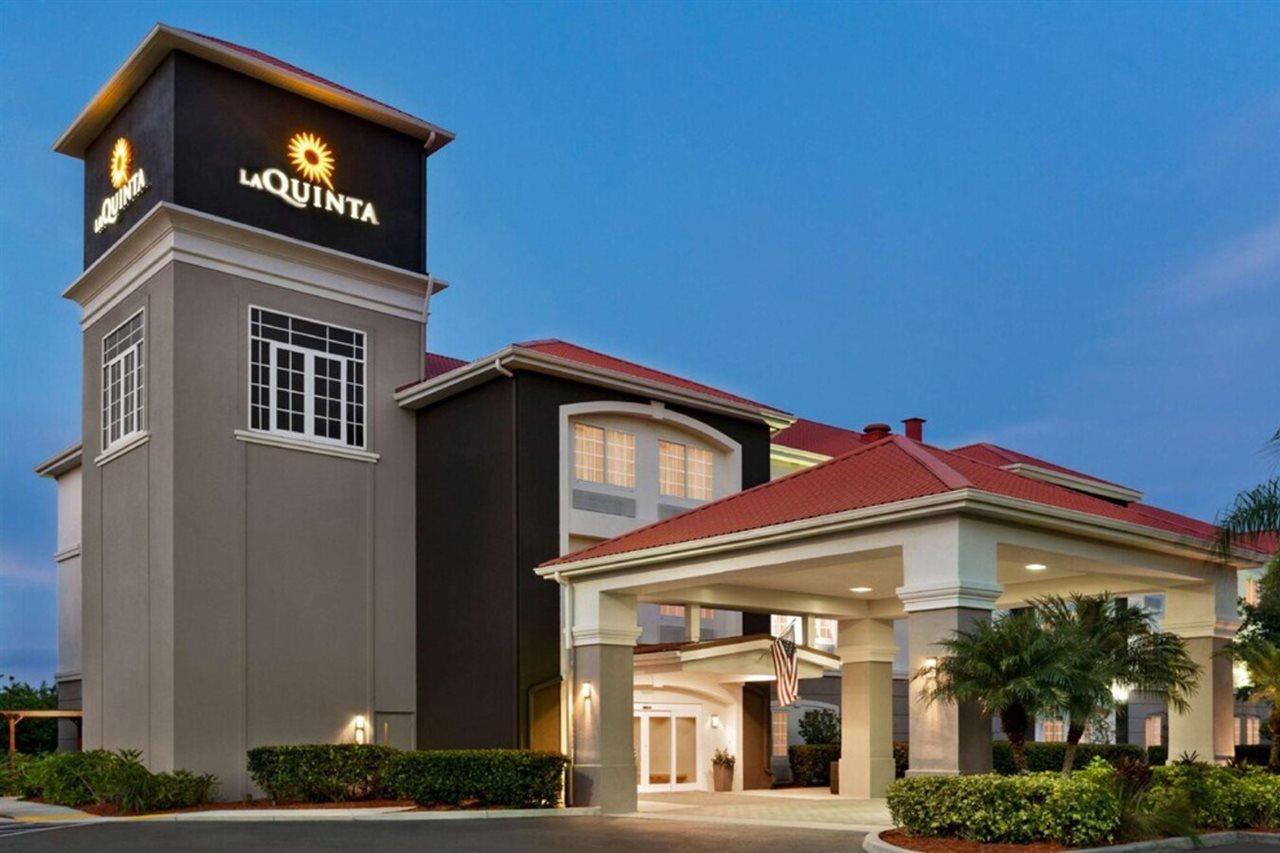 Comfort Inn & Suites Port Charlotte-Punta Gorda Exterior photo