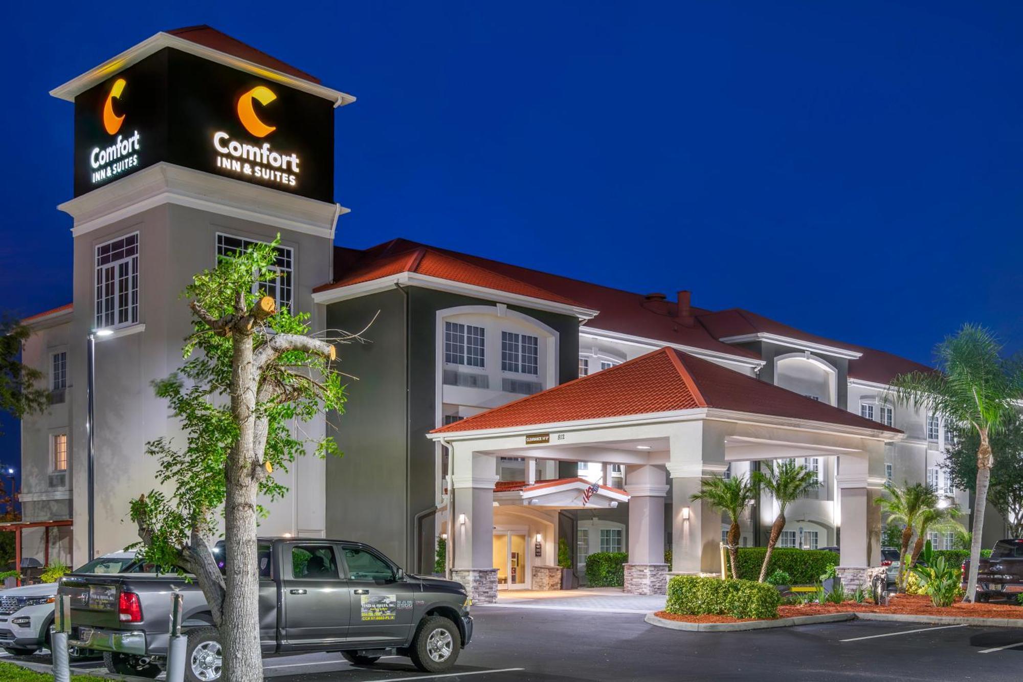 Comfort Inn & Suites Port Charlotte-Punta Gorda Exterior photo