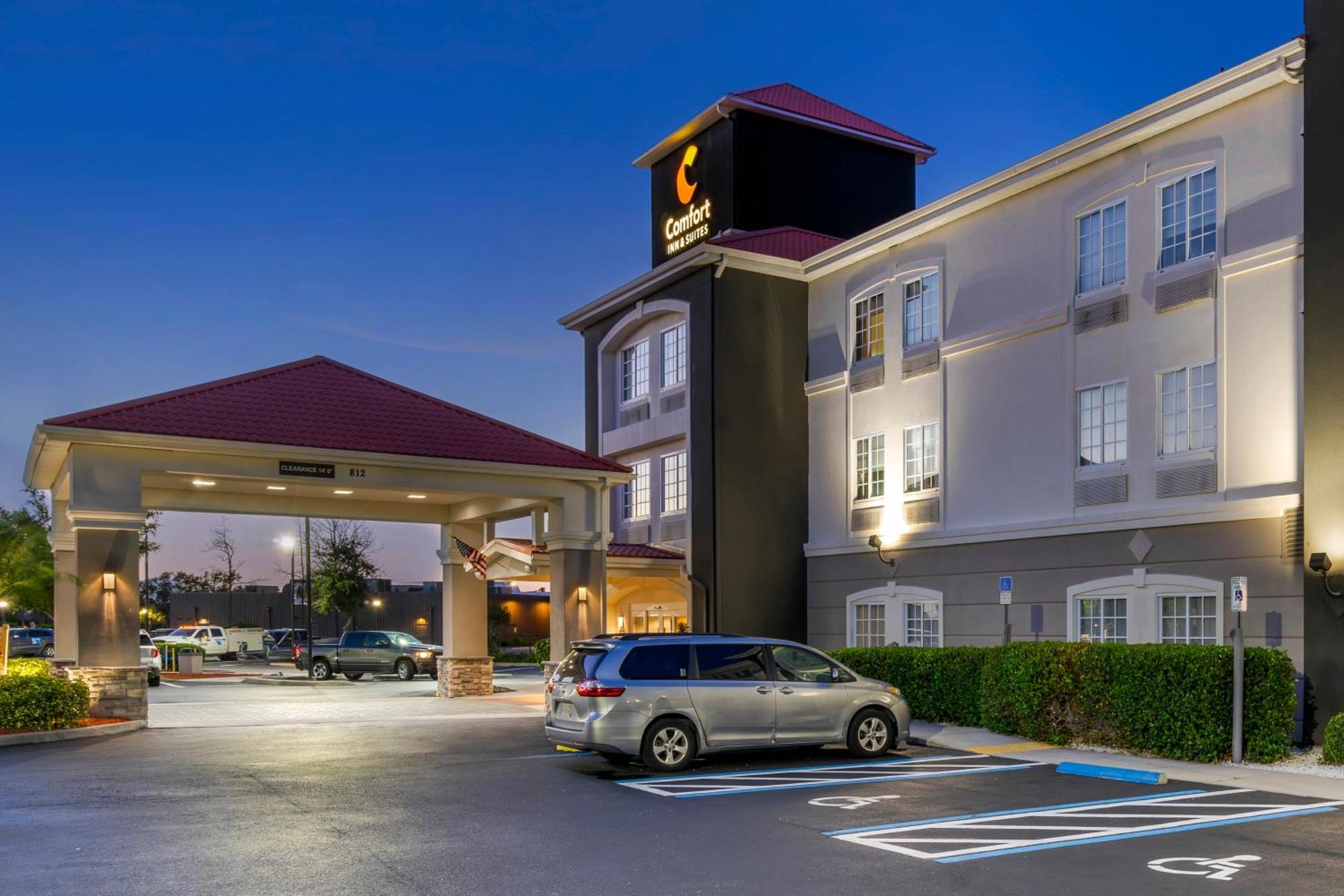 Comfort Inn & Suites Port Charlotte-Punta Gorda Exterior photo