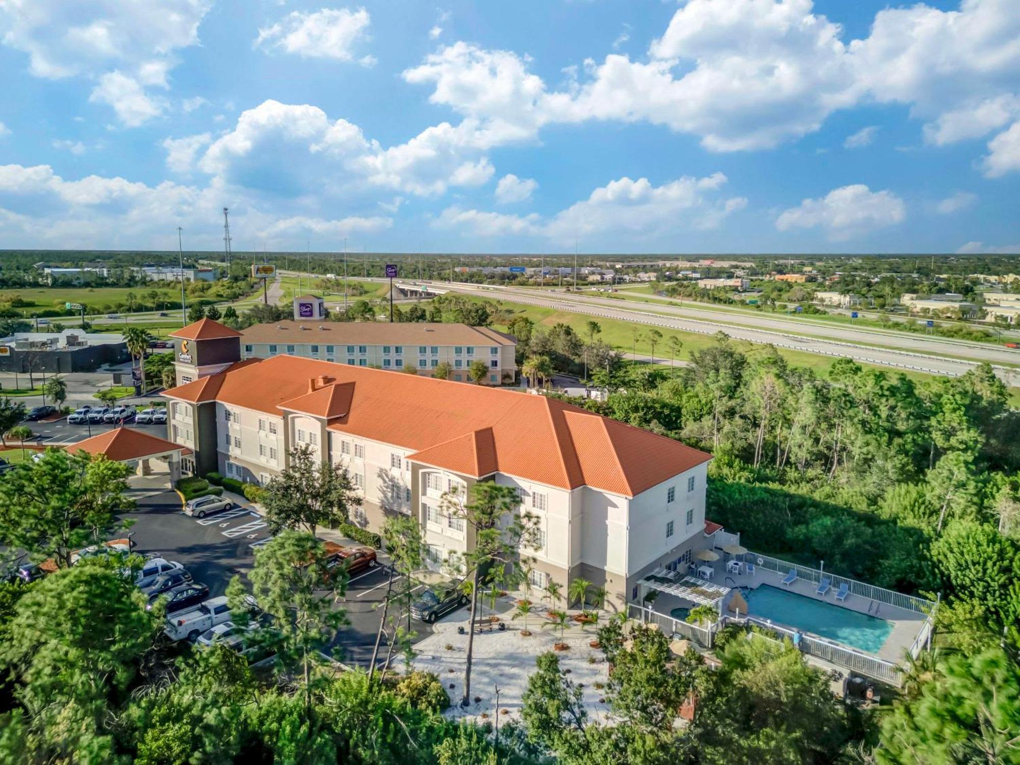 Comfort Inn & Suites Port Charlotte-Punta Gorda Exterior photo