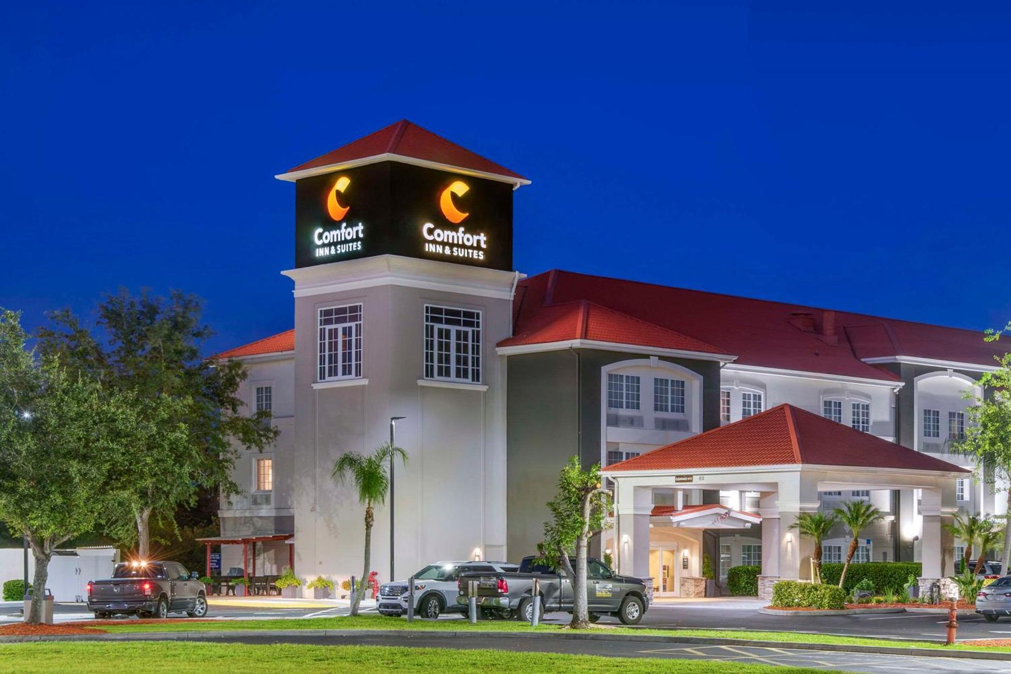 Comfort Inn & Suites Port Charlotte-Punta Gorda Exterior photo