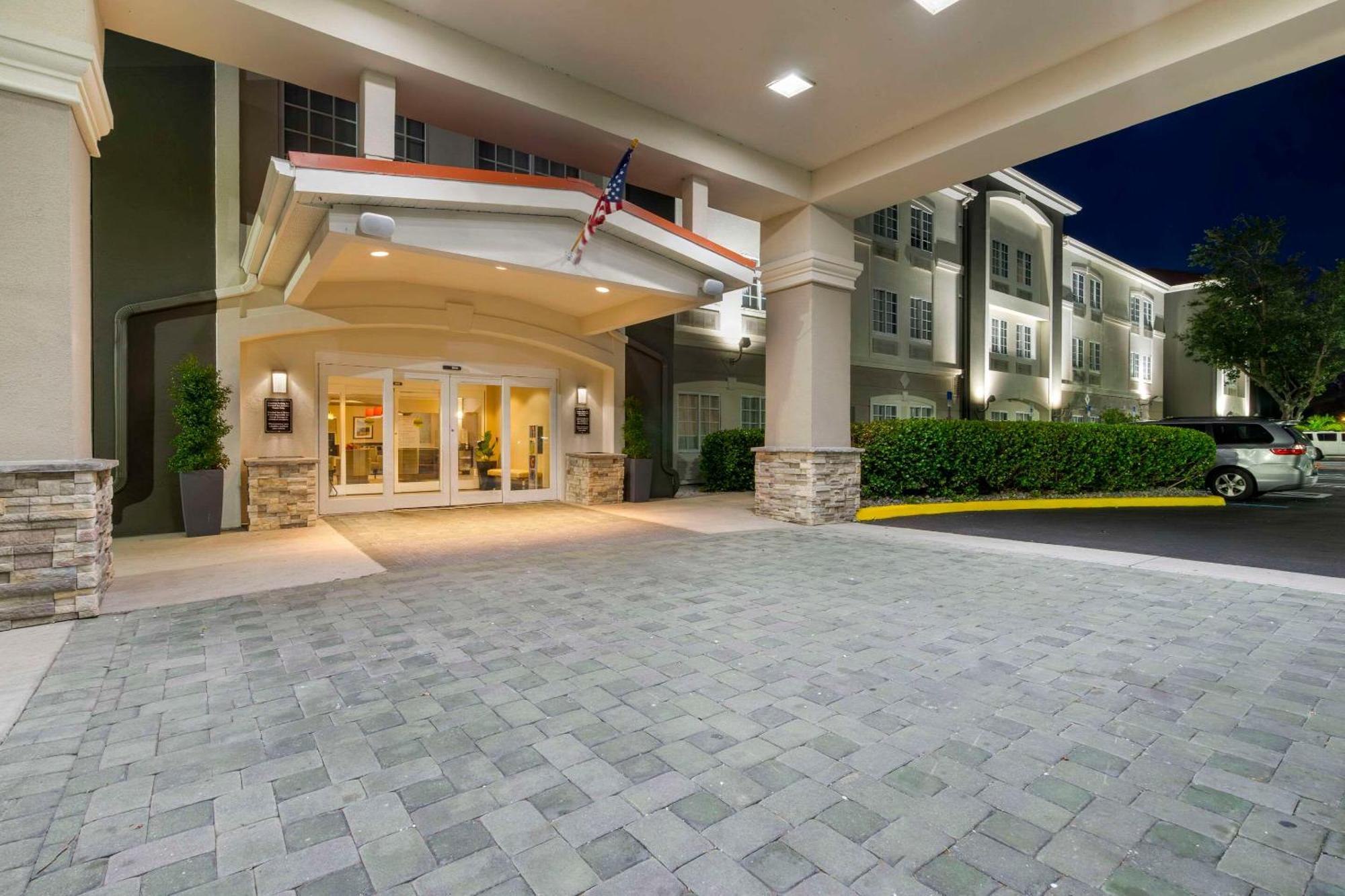 Comfort Inn & Suites Port Charlotte-Punta Gorda Exterior photo